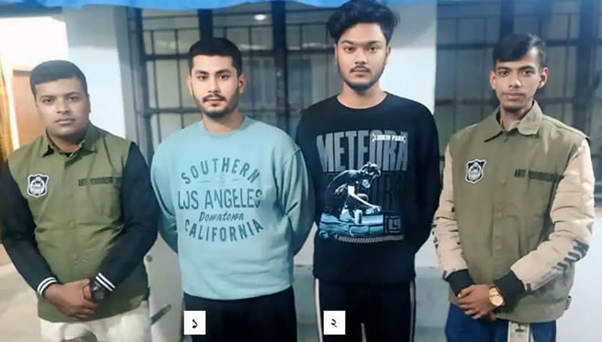 প্রেমের সম্পর্ক করে নগ্ন ভিডিও ধারণ